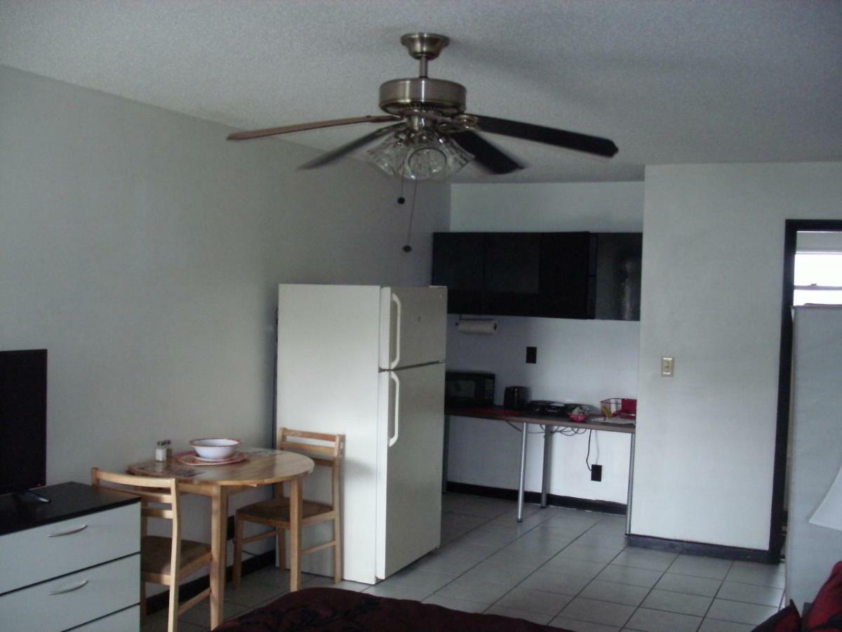 Appartement Newly Furnished Large Clean Quiet Private Unit à Fort Lauderdale Extérieur photo